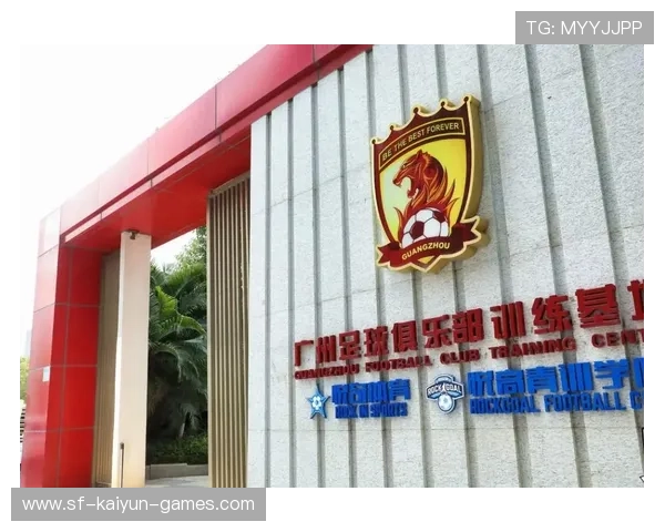 俱乐部青训营开放日吸引家长了解训练与发展路径,青训俱乐部怎么与学校合作 俱乐部青训营开放日吸引家长了解训练与发展路径,青训俱乐部怎么与学校合作